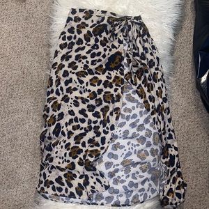 Midi leopard print skirt